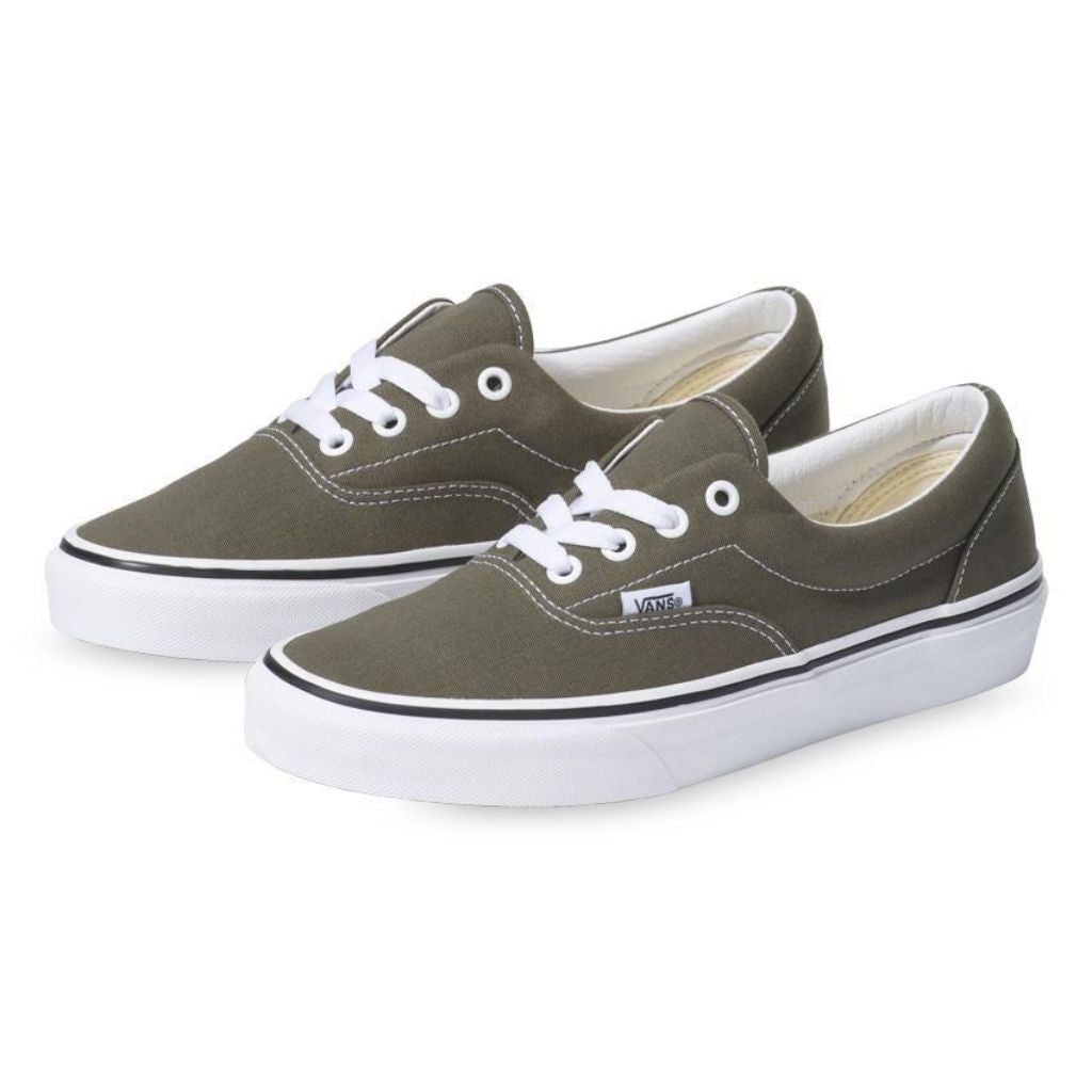 Era Grape Leaf/True White