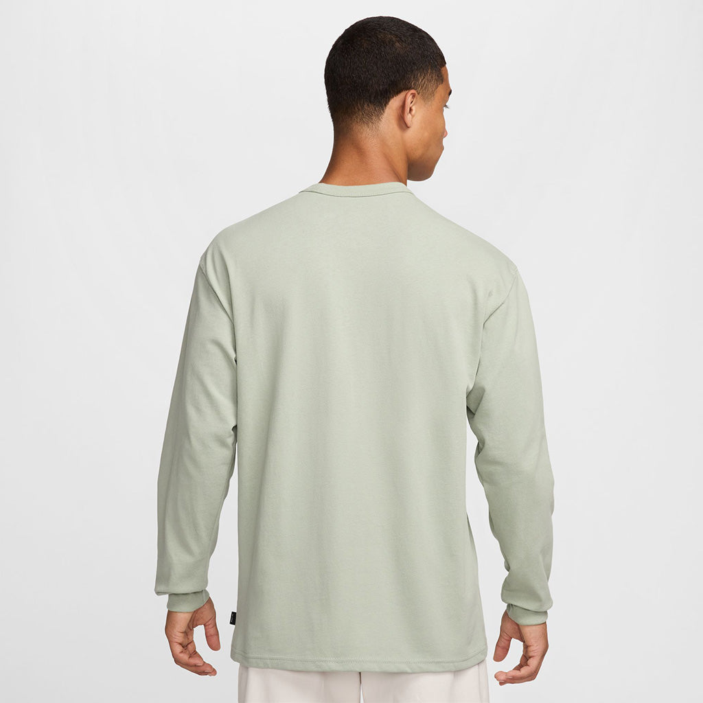 Nike Sportswear Premium Essentials Long Sleeve Tee