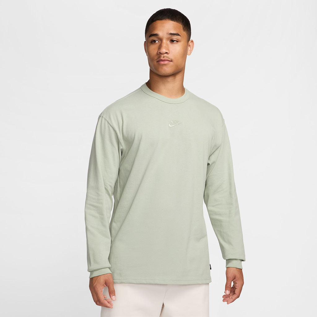 Nike Sportswear Premium Essentials Long Sleeve Tee
