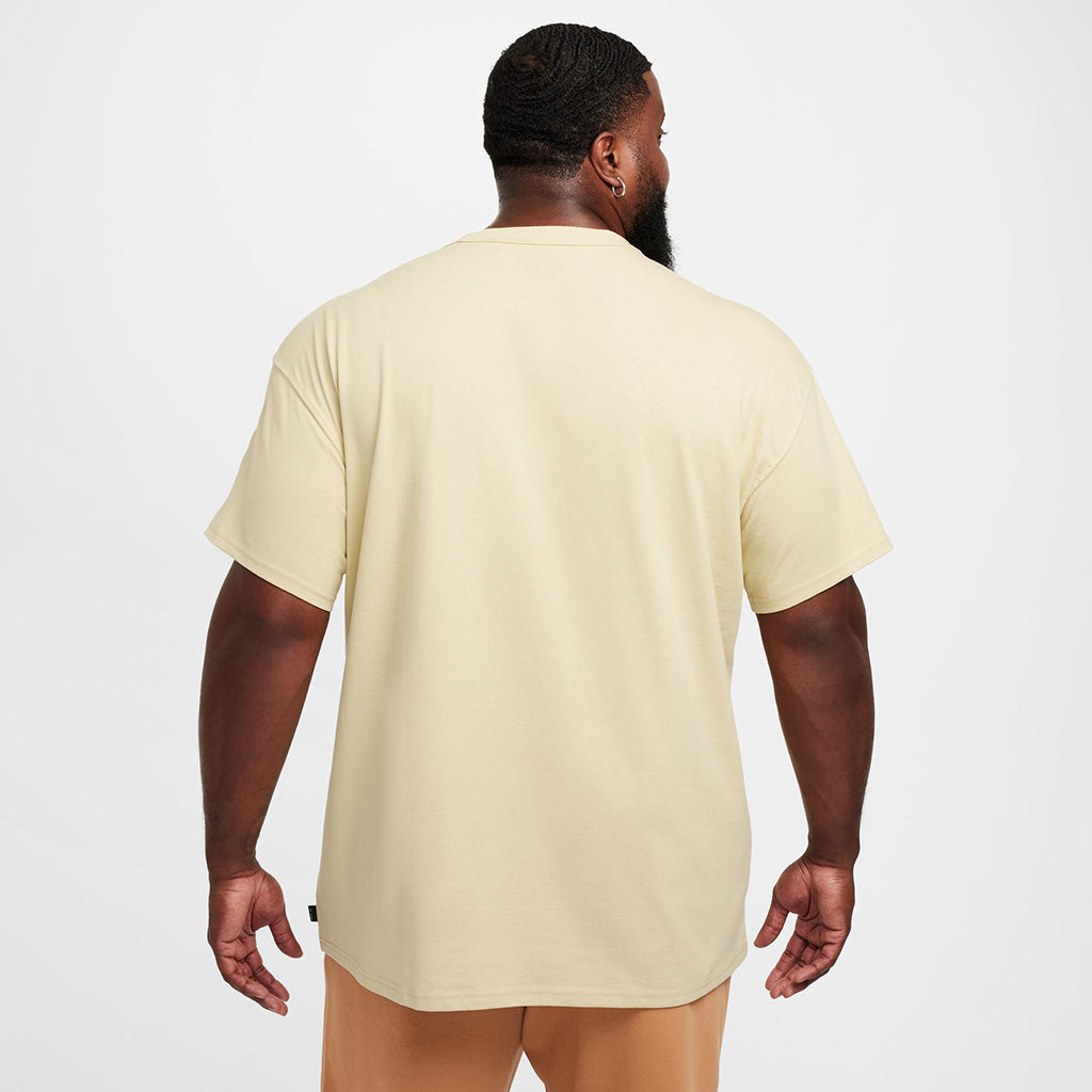 Nike Sportswear Premium Essentials Tee