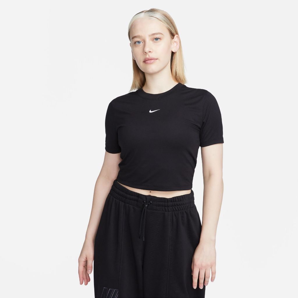 Nike Womens Sportswear Essential Slim-Fit Crop T-Shirt