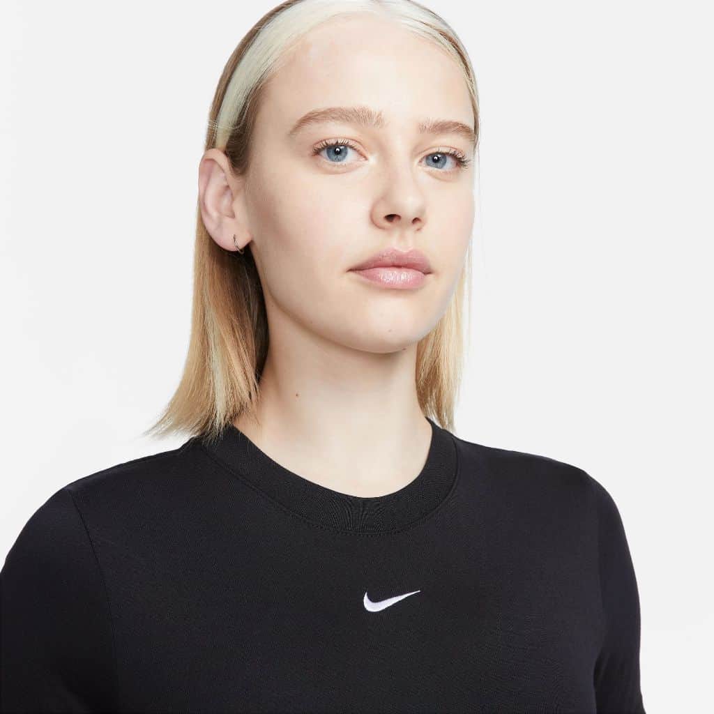 Nike Womens Sportswear Essential Slim-Fit Crop T-Shirt
