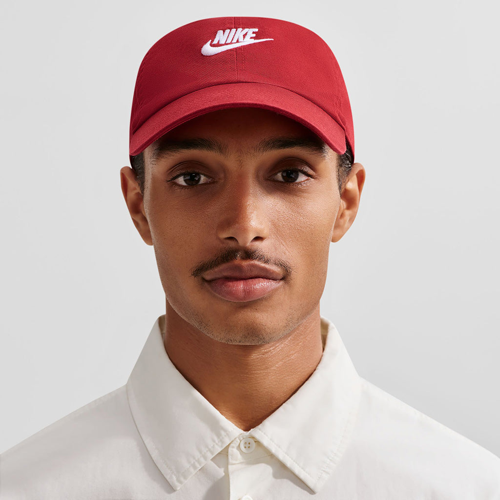 Unisex Nike Club Unstructured Futura Wash Cap