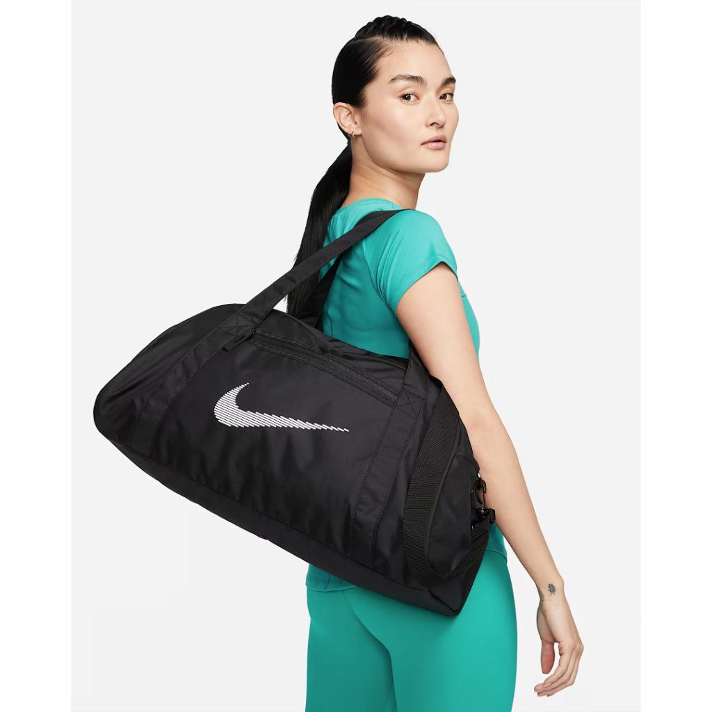 Nike Gym Club Bag