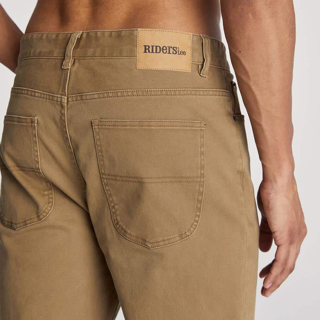 R4 Comfort Straight Jeans