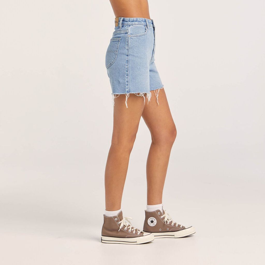 Girlfriend Slim Short