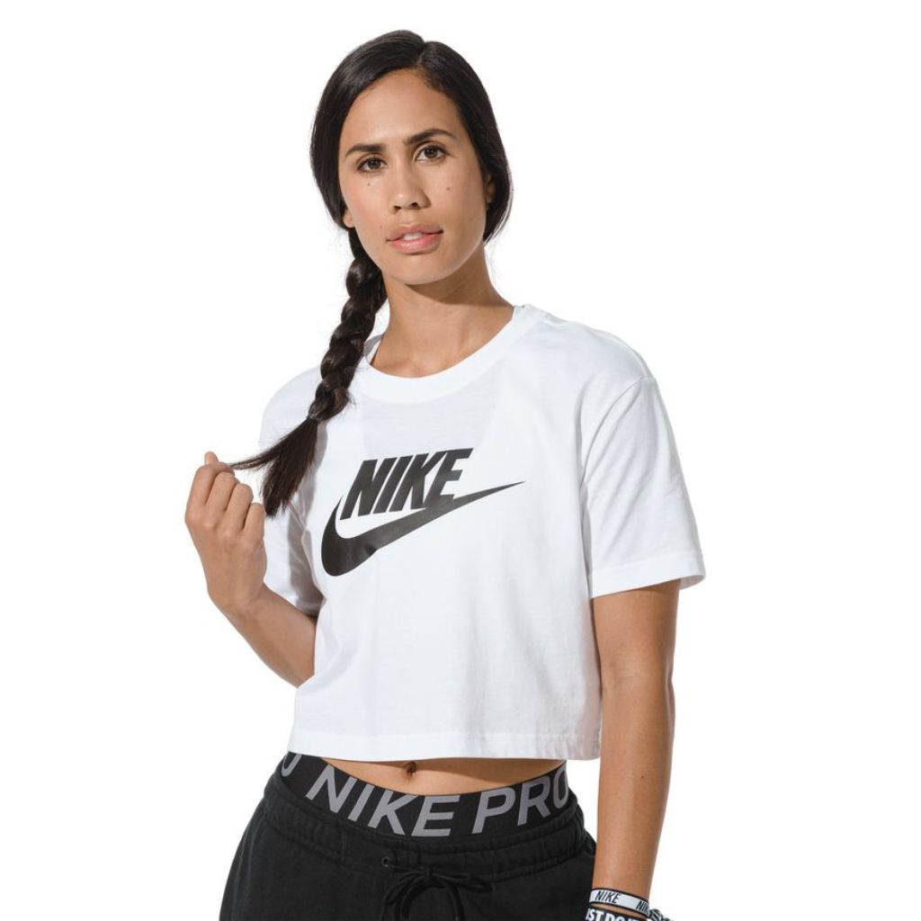 Nike Sportswear Essential Womens Cropped Tee